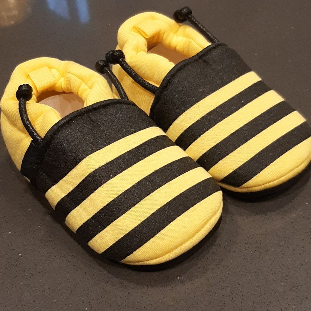 Bumble Bee Baby/Toddler Slippers. NEW